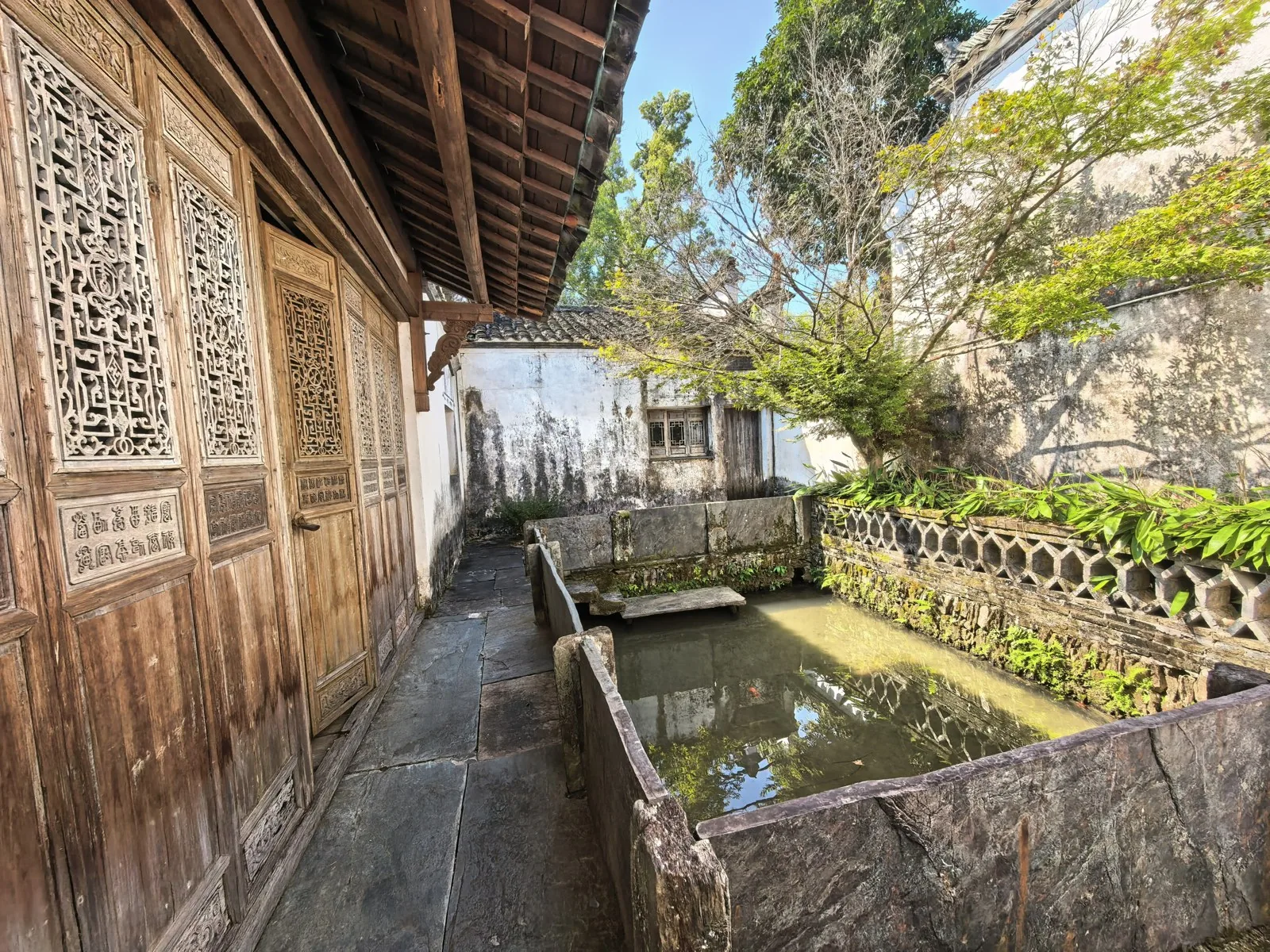 历史场地参考照片:院池与廊道,真实拍摄日待核